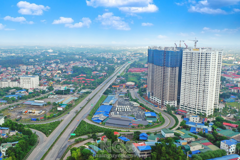 Ảnh 3 Hệ thống giao thông kết nối đồng bộ, hiện đại, đặc biệt từ khi có tuyến cao tốc (Quốc lộ 3 mới), từ T.P thái Nguyên đi đến sân bay Nội Bài (Hà Nội) chỉ hết khoảng một giờ đồng hồ